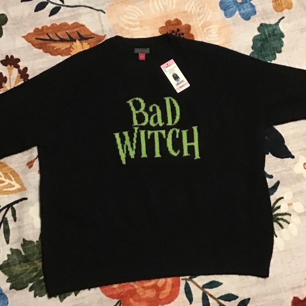 Vince Camuto Black and Green Long Sleeve Tee